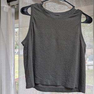 Lululemon Cropped Chicago Sleeveless Tee